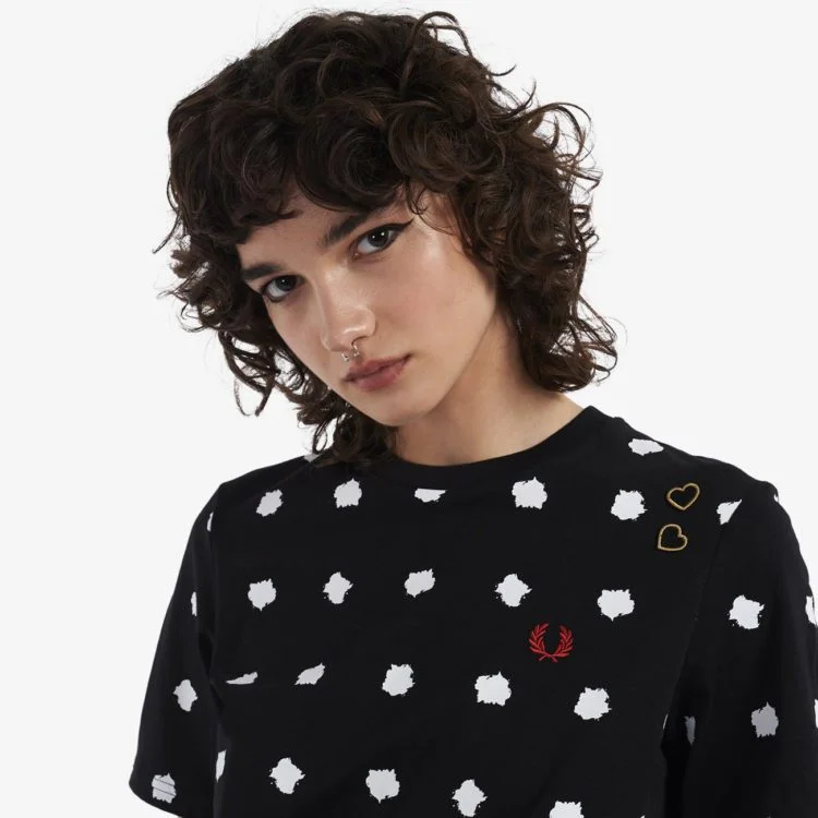 Amy Winehouse Black Spot Print T-Shirt - Image 3