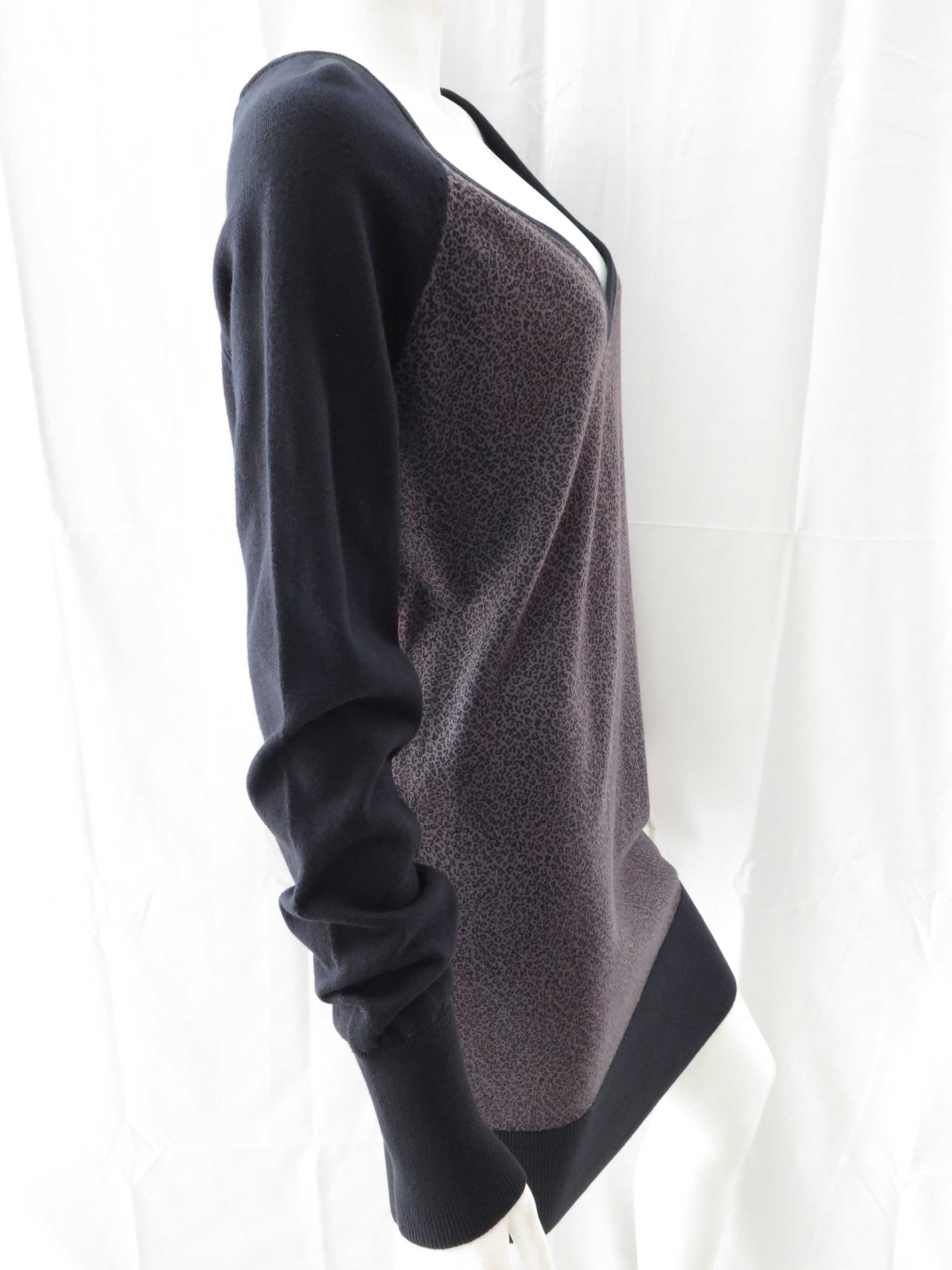 Amy Winehouse Black Leopard Print V-Neck Knitted Dress - Image 3